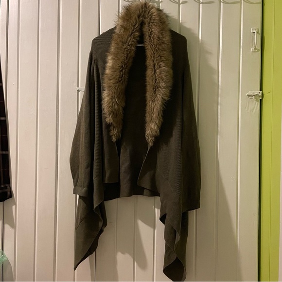 INC Faux fur collared cardigan- 3X NWOT - Picture 2 of 6